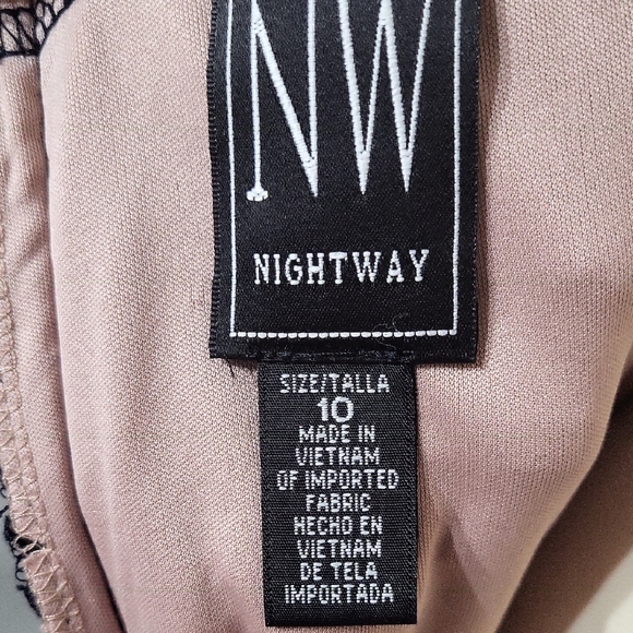 Night Way Collections Navy Lace Gown - Picture 6 of 10